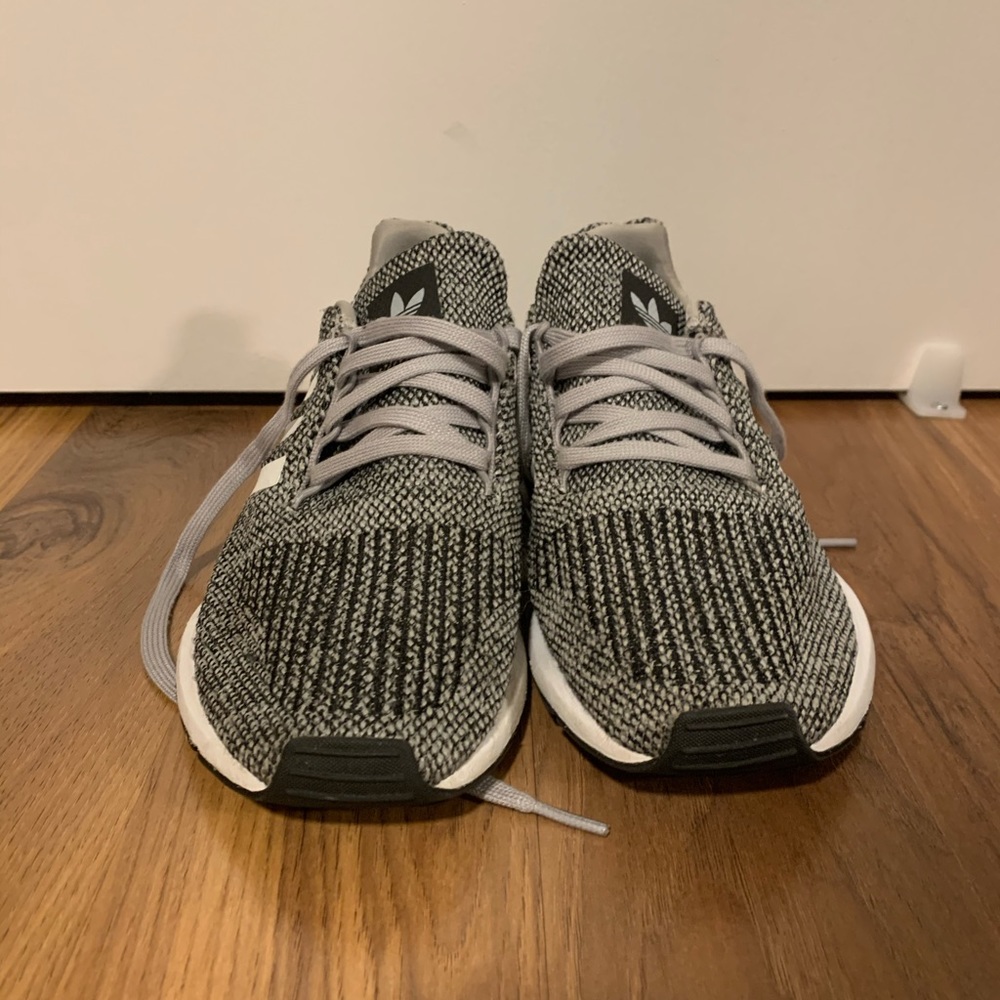 Adidas sneaker - Picture 4 of 5